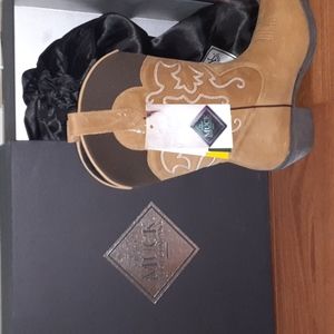 BRAND NEW MUCK WOMEN ALL FINE LEATHER COWBOY BOOT US Size WOMEN 8